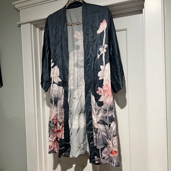 Kim & Ono Washable Silk Kimono - OS - Picture 12 of 13
